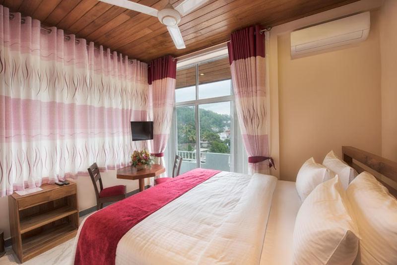 Sobaya Hotel แคนดี้ ภายนอก รูปภาพ