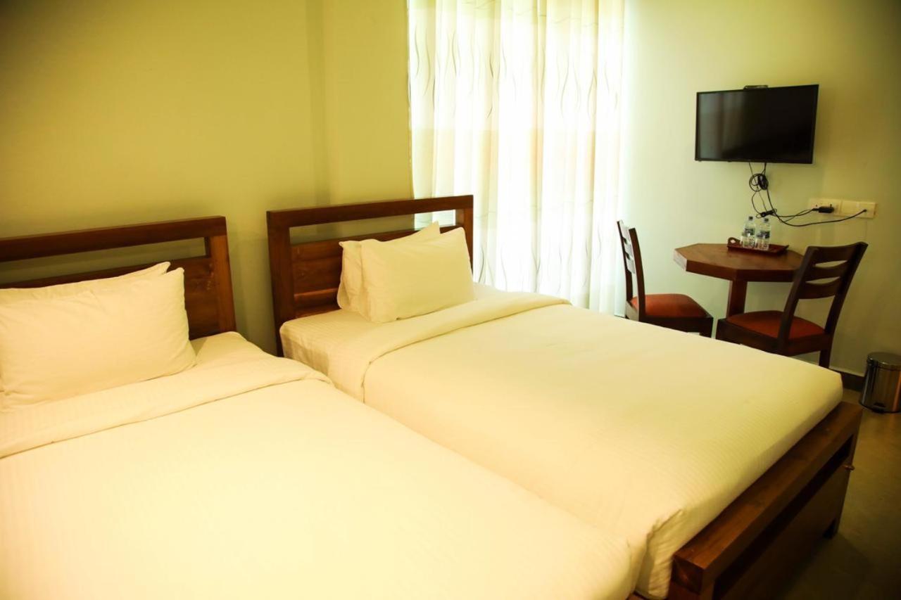 Sobaya Hotel แคนดี้ ภายนอก รูปภาพ